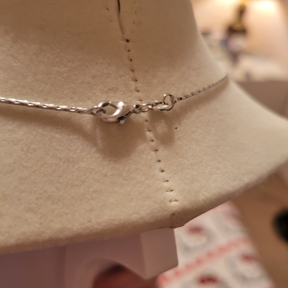 18k White Gold Plated Necklace with Pendant - Picture 4 of 4